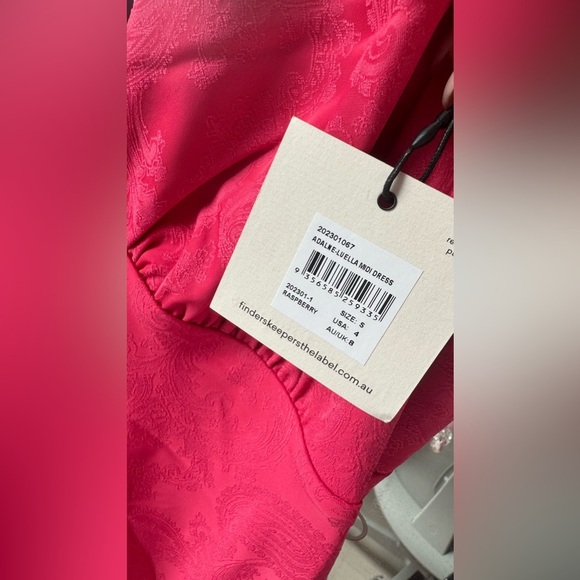 FINDERS KEEPERS ADALINE-LUELLA MIDI DRESS IN RASPBERRY - Picture 8 of 10